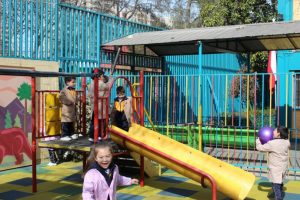 Imagen de 14 Agosto Reinauguración patio Pre-Kinder y Kinder.